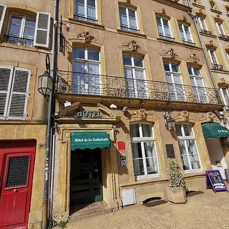 De La Cathédrale Hotel 3*