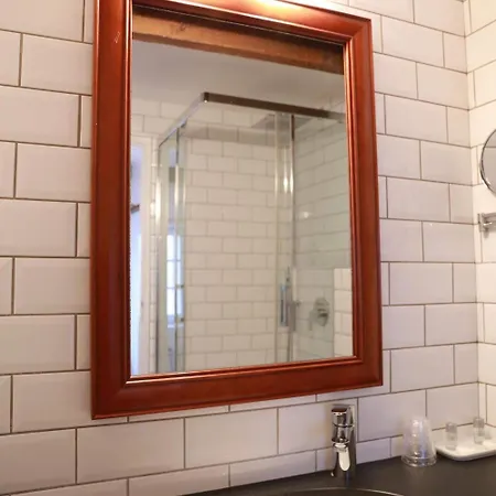 De La Cathédrale 3*