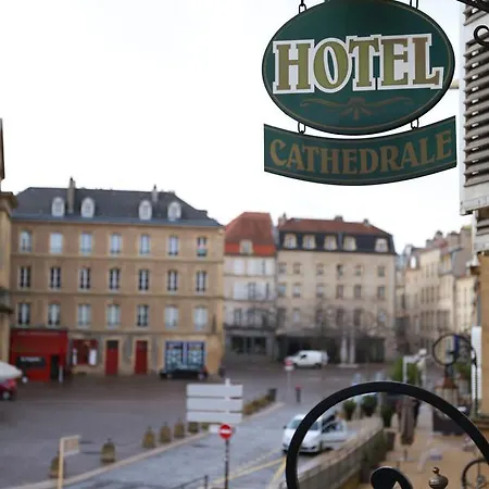 De La Cathédrale Hotel 3*