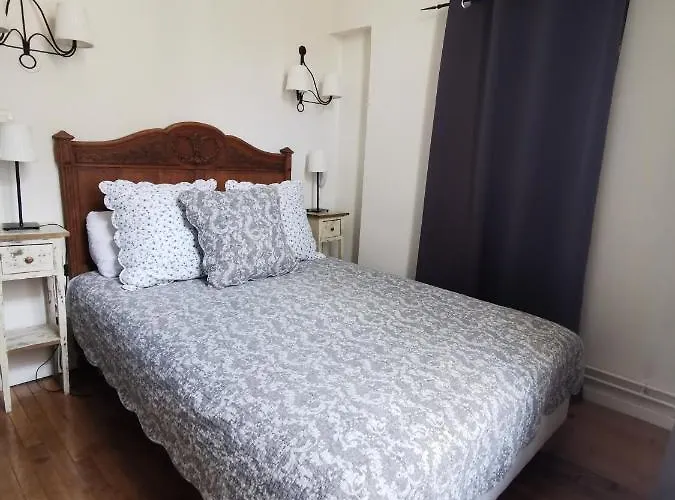 Hotel De La Cathedrale 3*