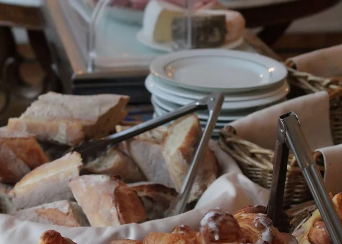 De La Cathedrale Hotel